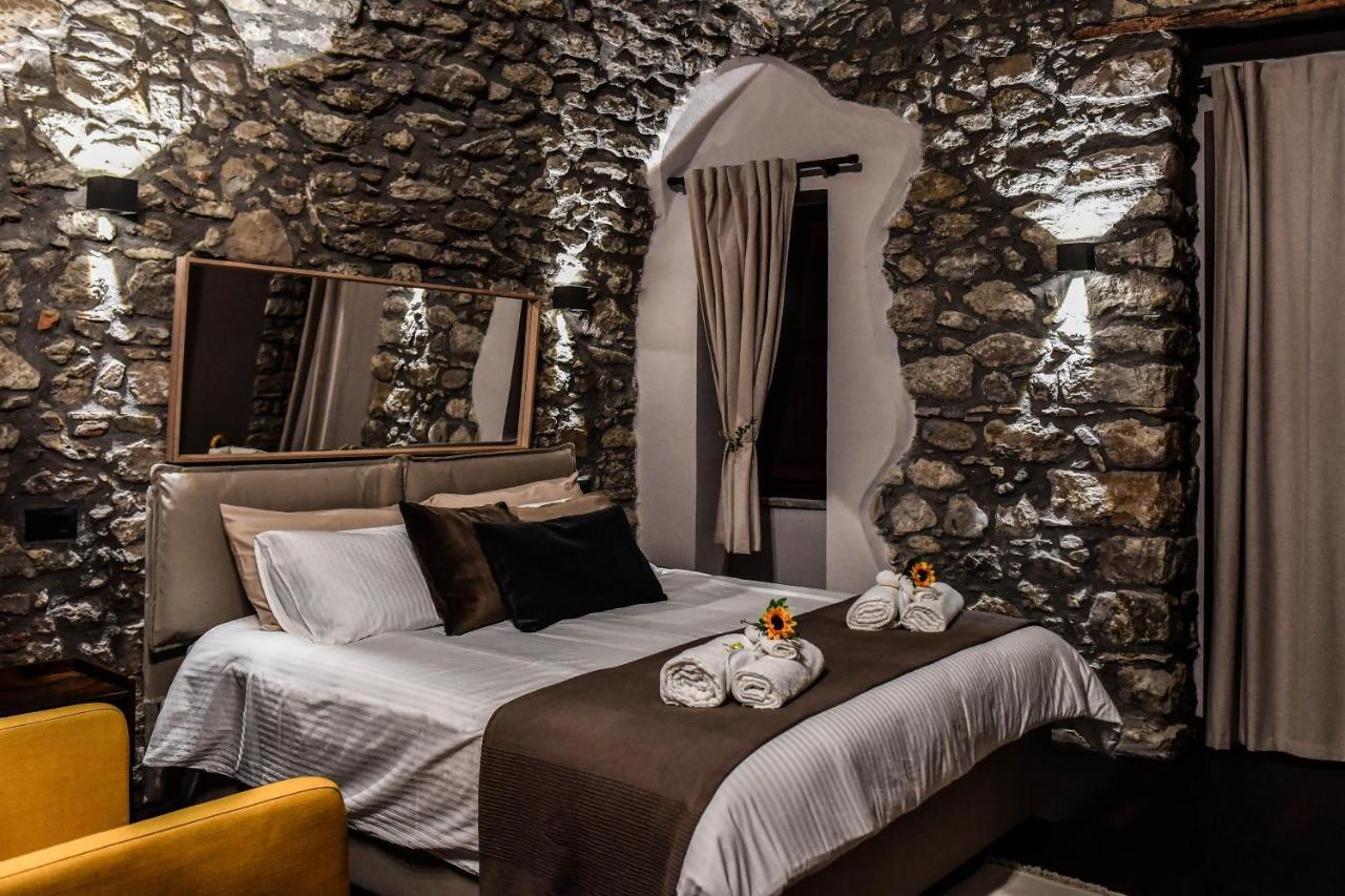 Vicolo72 Hotell Calitri Exteriör bild